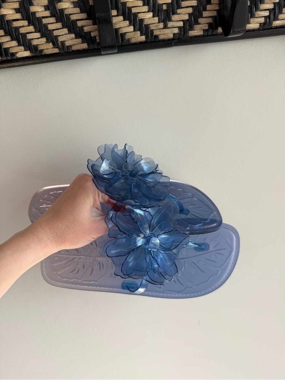 Farm Rio Blue Flower Jelly Flat Sandal - Size 8/9 - Picture 4 of 8